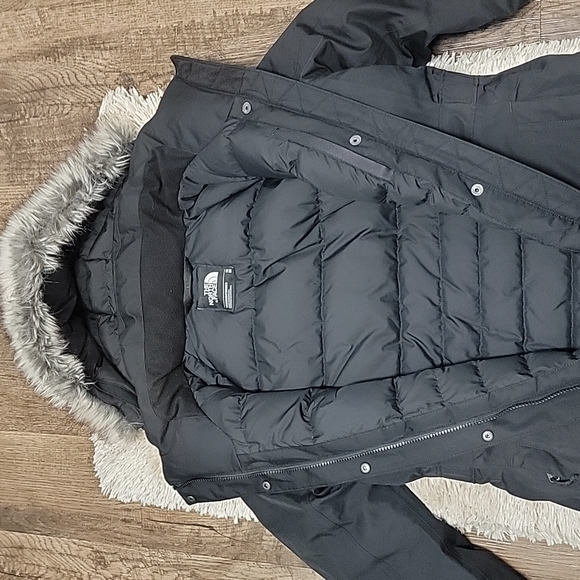 The North Face | Artic Dry Vent 550 Down Parka With Faux Fur Trim - Picture 10 of 15